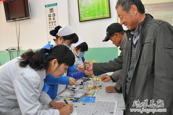 總醫(yī)院進(jìn)社區(qū)開展健康飲食與糖尿病主題宣教義診活動(dòng)