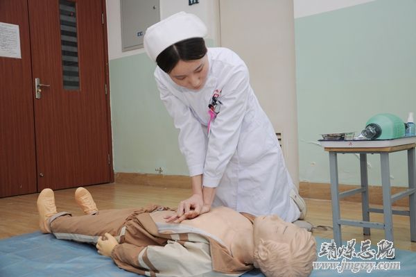 護(hù)理部舉辦新護(hù)士技能操作比賽