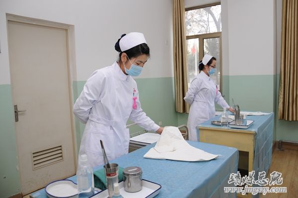 護(hù)理部舉辦新護(hù)士技能操作比賽