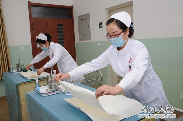 護(hù)理部舉辦新護(hù)士技能操作比賽