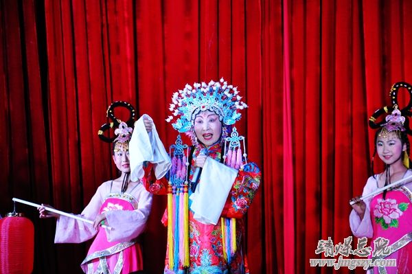 舞動(dòng)青春   成就夢(mèng)想——總醫(yī)院舉辦第十四屆“金秋助學(xué)”文藝晚會(huì)
