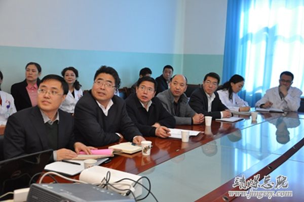 衛(wèi)生部臨檢中心返聘專家、原總醫(yī)院職工谷小林一行來院參觀