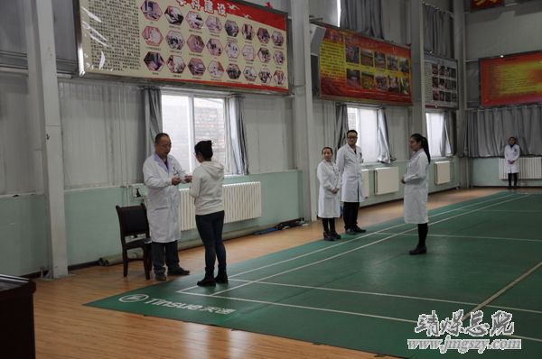 總醫(yī)院舉辦窗口禮儀考試