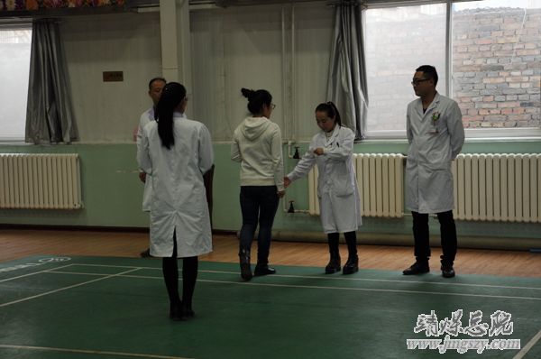 總醫(yī)院舉辦窗口禮儀考試